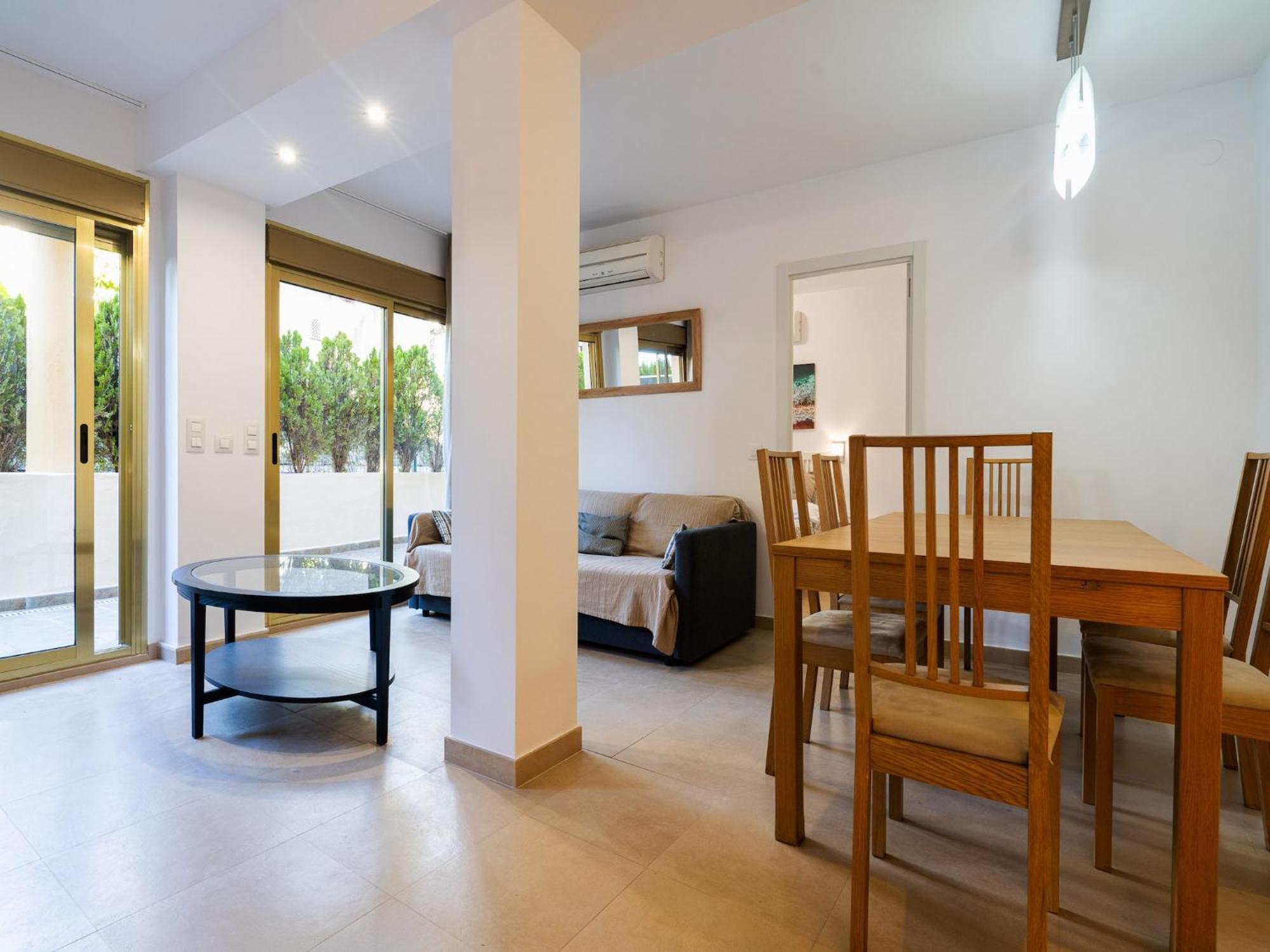 Beachside With Shared Pool Apartment *