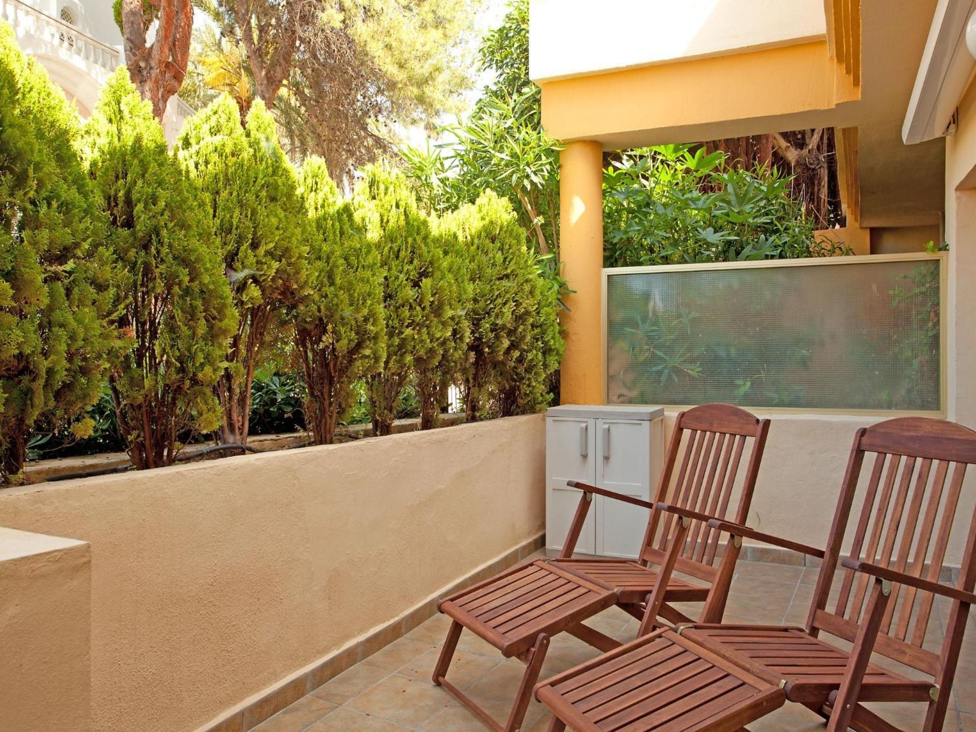 Apartment Beachside With Shared Pool Marbella