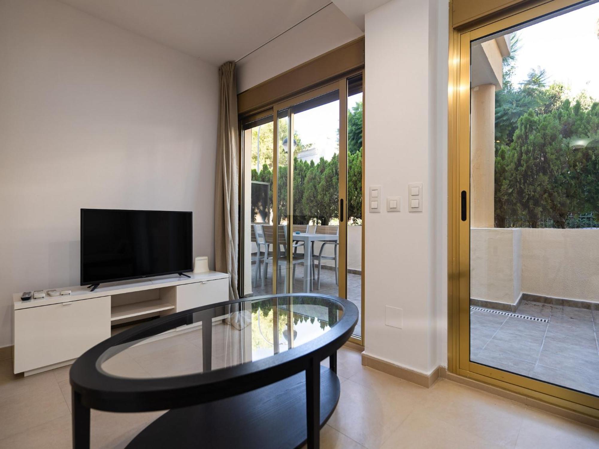 Beachside With Shared Pool Apartment Marbella