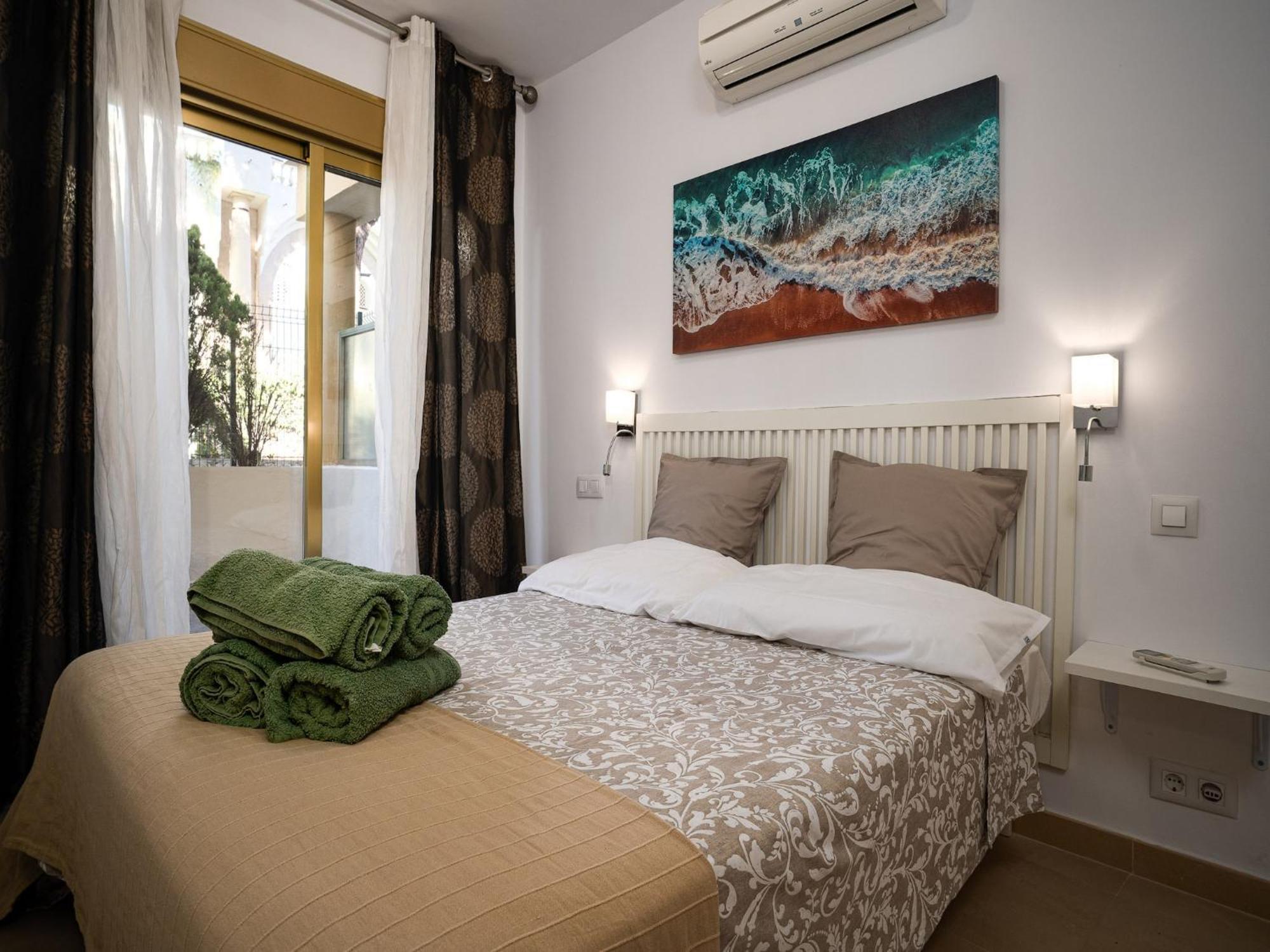 Apartment Beachside With Shared Pool Marbella